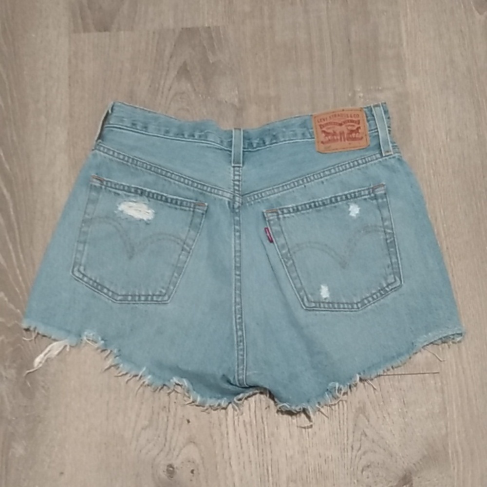 Levis 501 cut off jean shorts - Picture 4 of 15